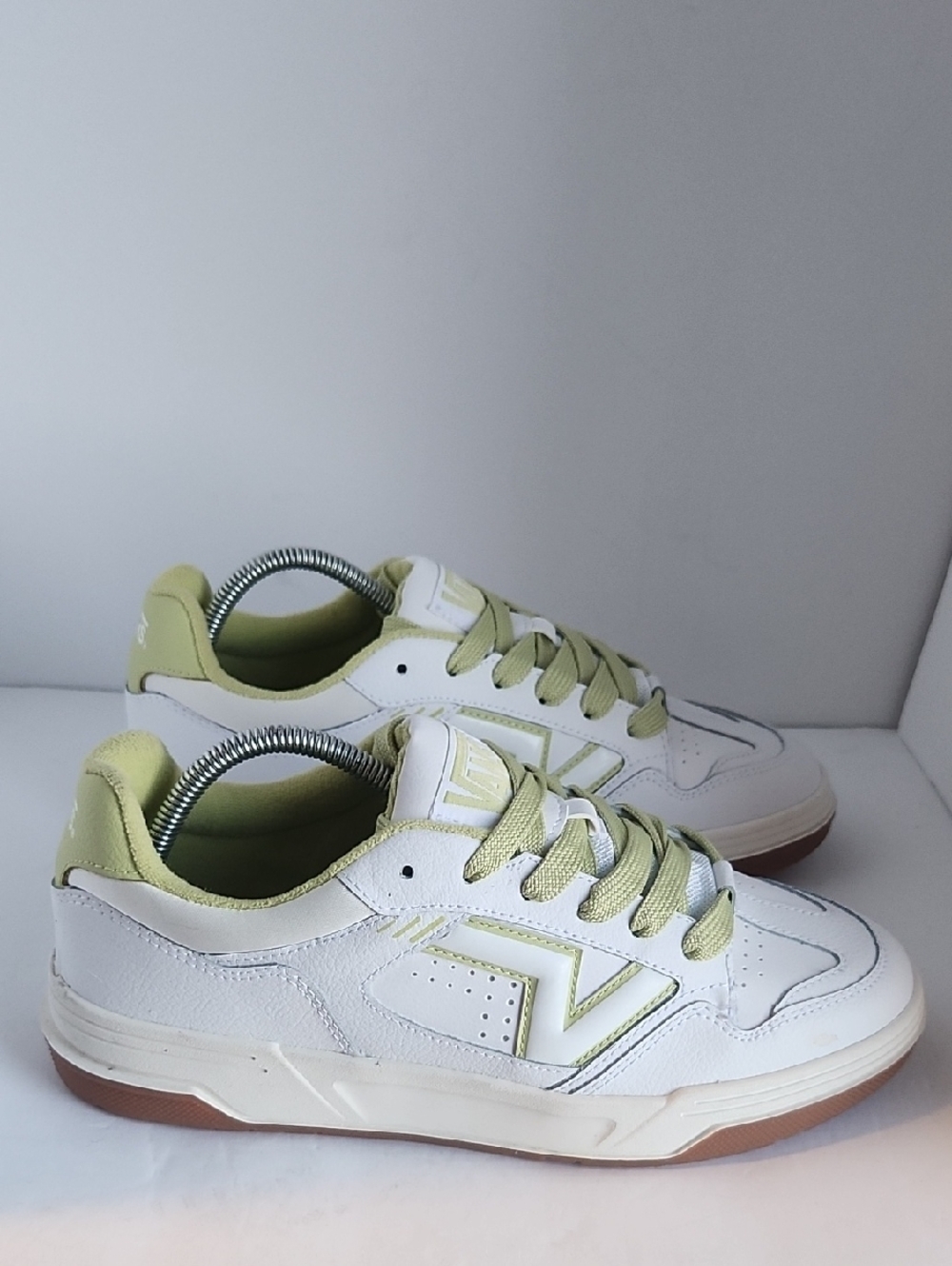 Vans Men's White and Light Green Low-Top Sneakers